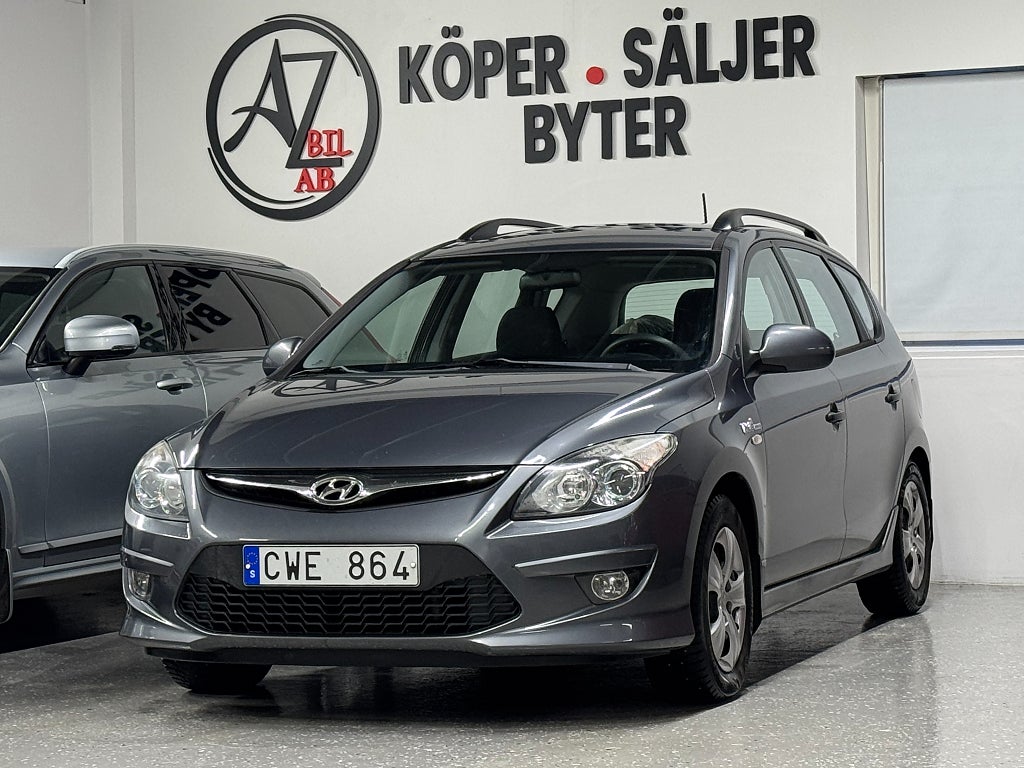 Hyundai i30 cw 1.6 CRDi Select  FINTSKICK S&V hjul 