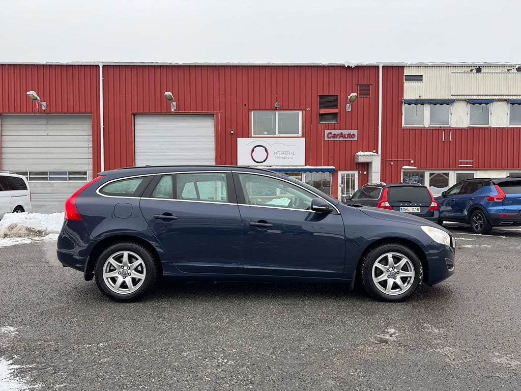 Volvo V60 T4 Powershift Momentum 