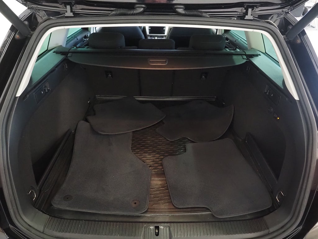 Volkswagen Passat SC TSI 150hk DSG |Cockpit|Drag|Backkamera| 2018