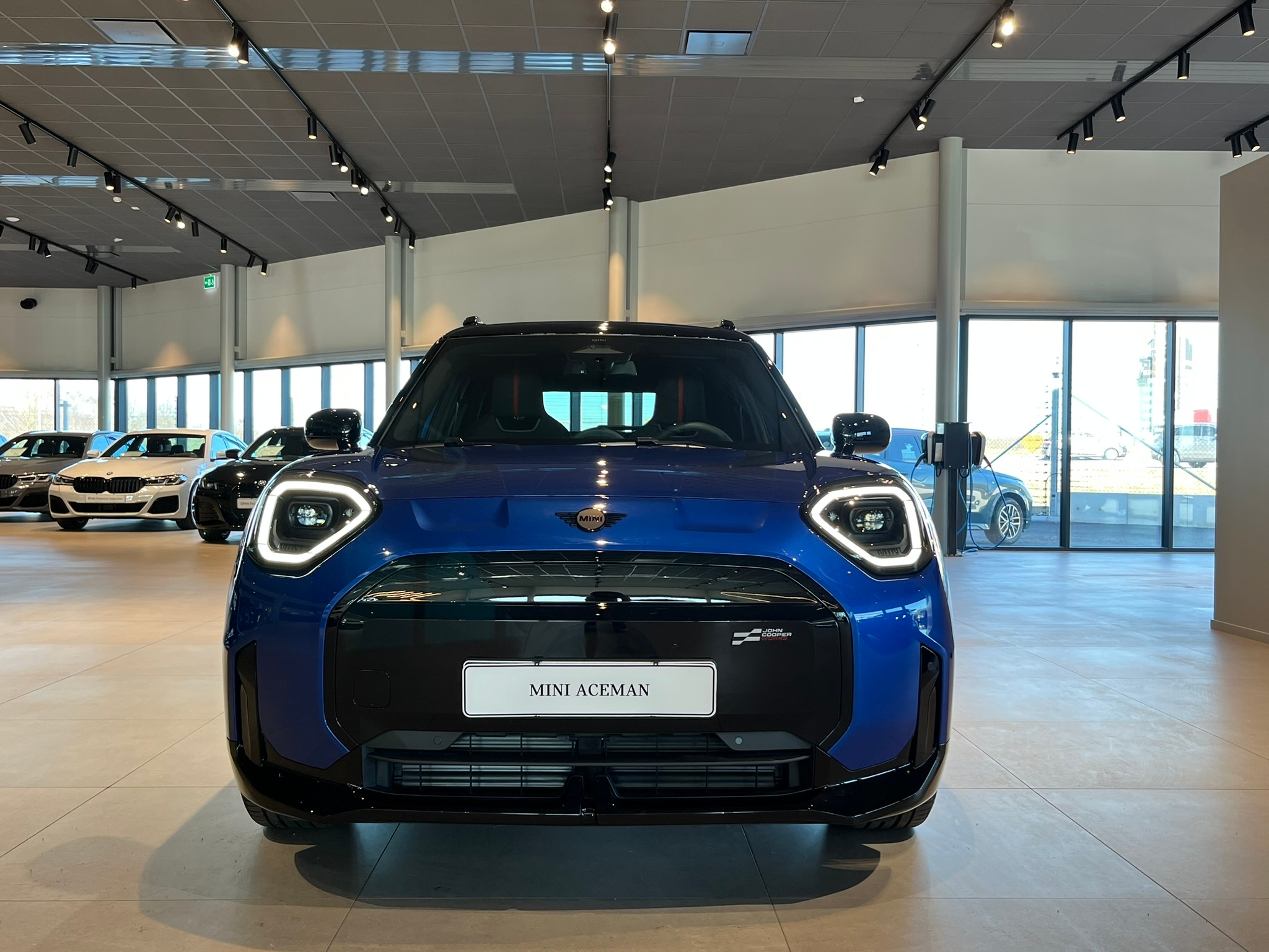 MINI Aceman E JCW Trim Driving Assistant 2025, bild 2/59