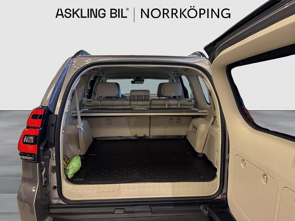 Toyota Land Cruiser 2020 - miniatyr 10