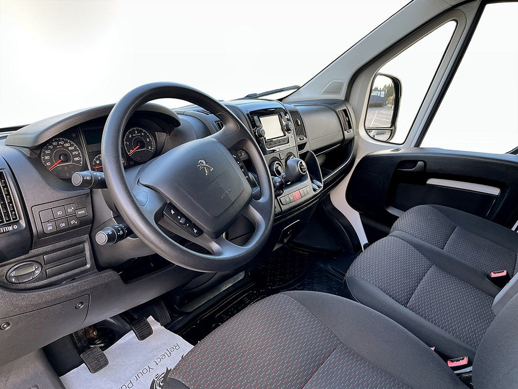 Bild på Peugeot Boxer Van 335 PRO+ 2.2 BHDi 140hk Aut L3H2 - B-KAMERA, DRAG