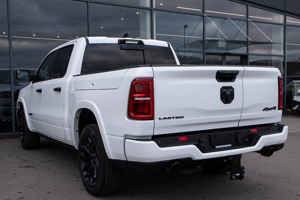 Dodge RAM 1500 Limited Night Rambox 2.384 kr årsskatt! E85