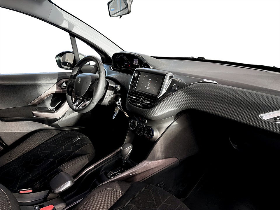 Bild på Peugeot 2008 Active 1.2 e-THP 110hk Aut - PANO, EN ÄGARE