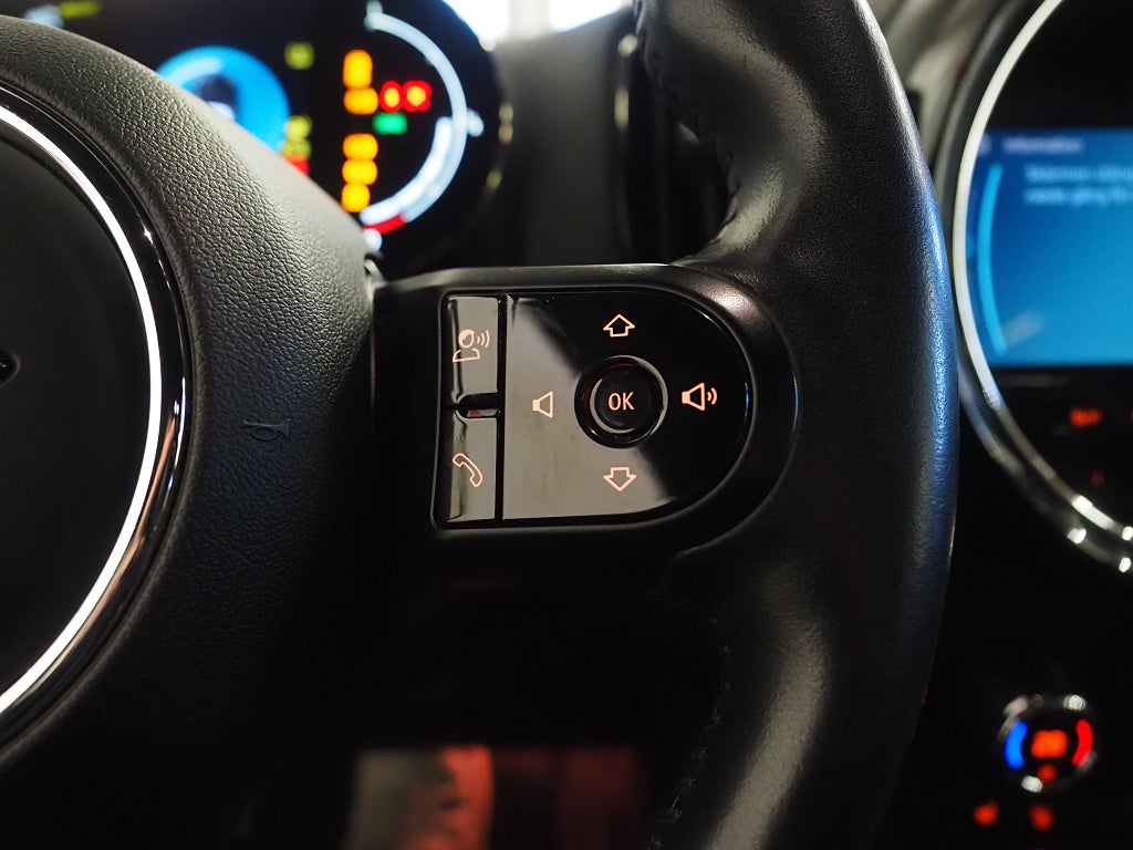 MINI Countryman Cooper SE ALL4 220hk Steptronic |Backkamera|Navi|