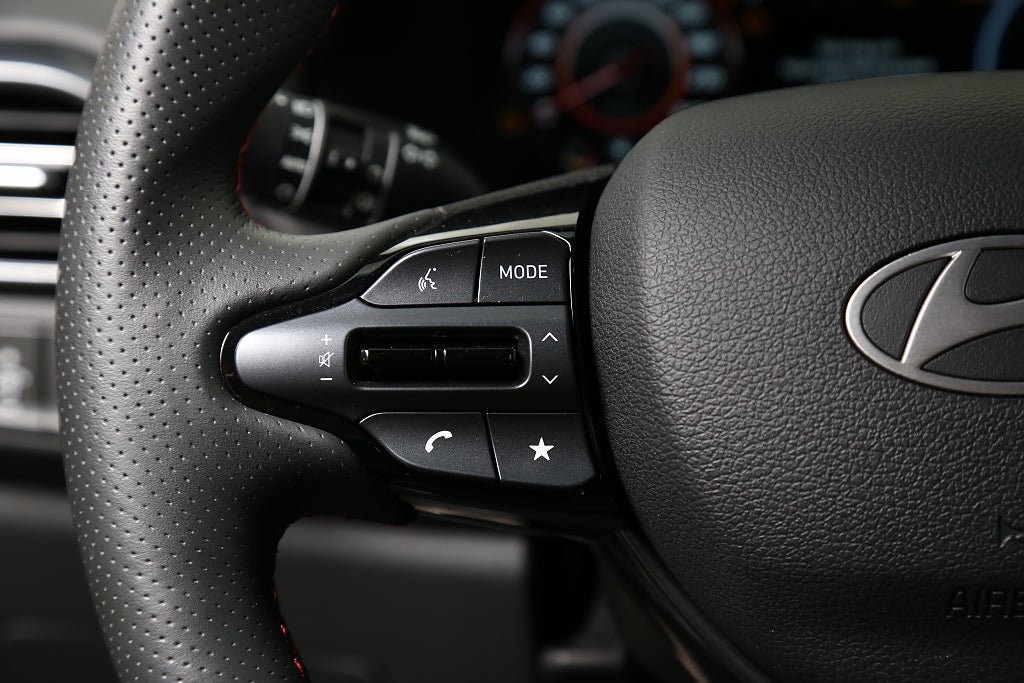 Hyundai i30 N-Line MHEV Kombi Automat Kamera Navi Carplay fd. demo 2025