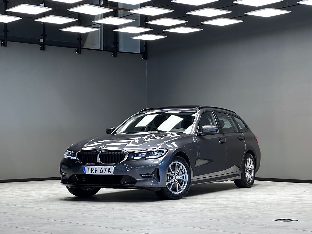 BMW 330e xDrive Touring Sport line/Navi/Drag/Panorama/Helskinn