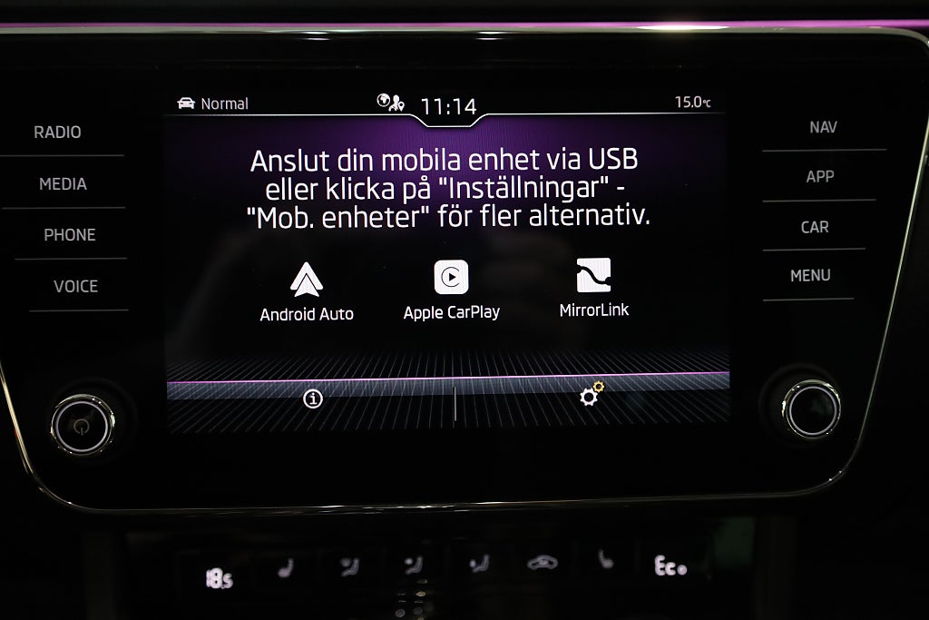 Skoda Superb iV Kombi 1.4 TSI iV Business Edition Drag Värmare 2022