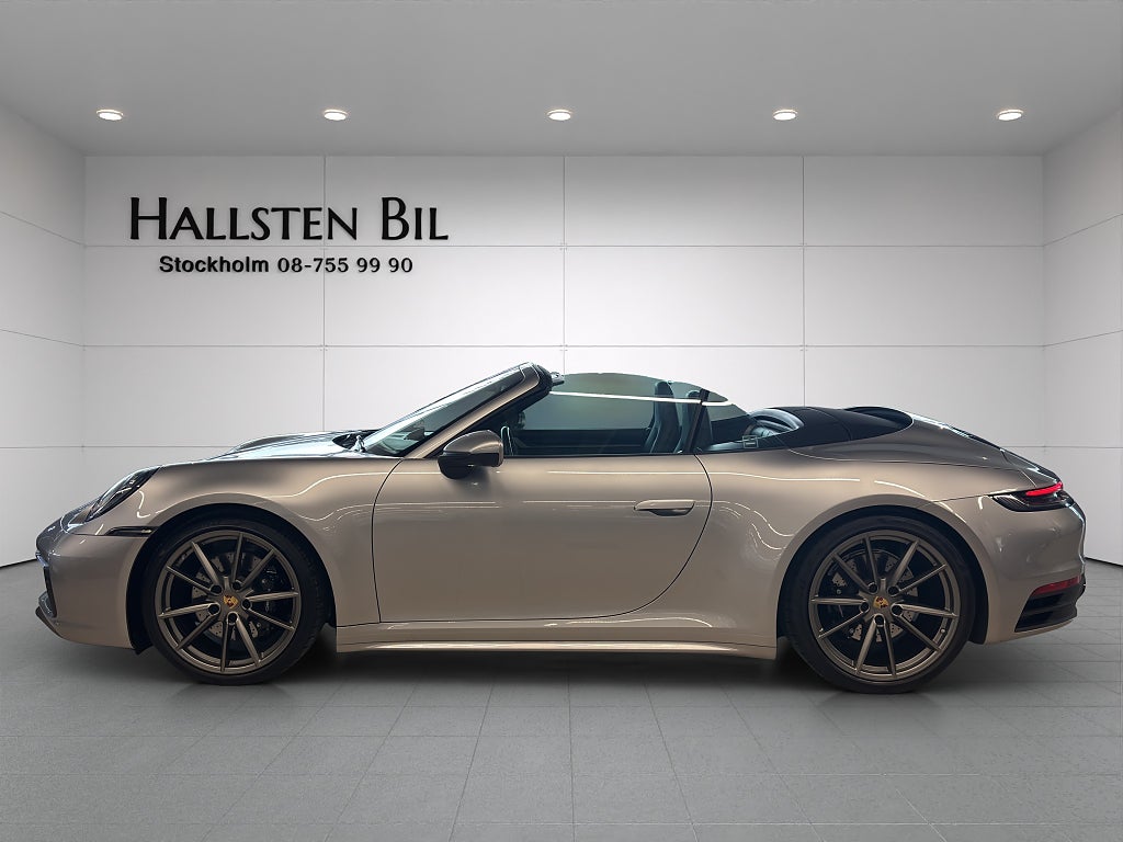Porsche 911 992 Carrera 4S Cab 330 Mil 1Äg Moms 14-vägs SportDesign