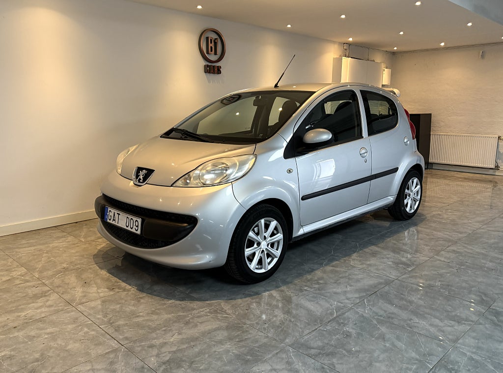 Peugeot 107 5-dörrar 1.0  2-TRONIC  68HK LÅGMIL S+V
