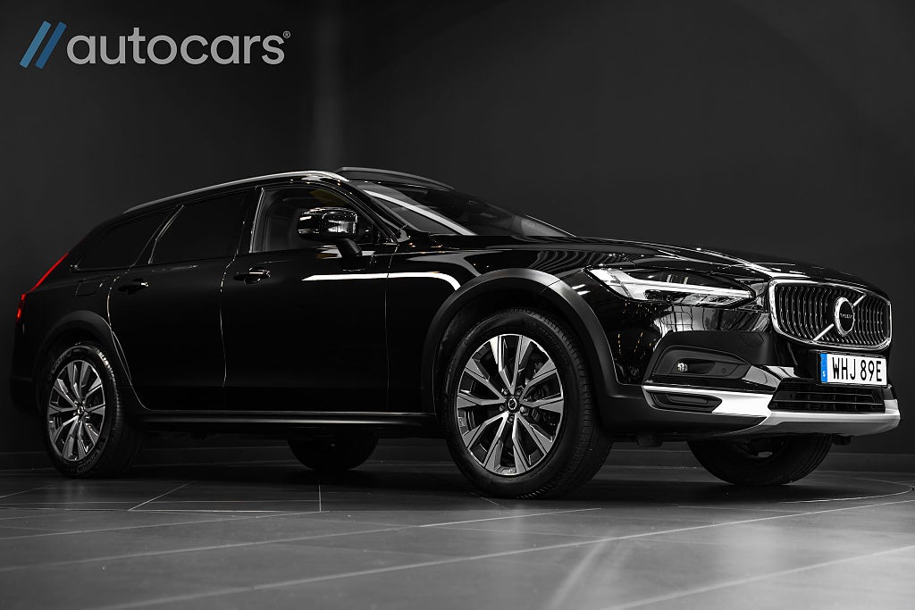 Volvo V90 Cross Country B5 250hk AWD Plus|Leasbar|Panorama|4-zons|H/K|Läder|19"