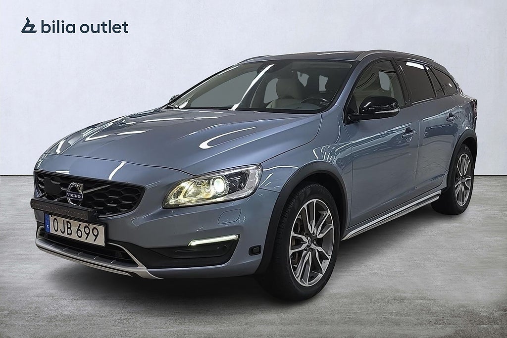 Volvo V60 Cross Country D4 AWD Geartronic Summum BLIS Kamera VOC Värmare Navi