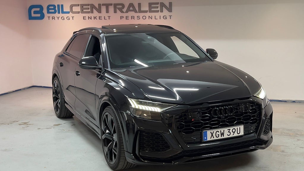 Audi RSQ8 RSQ8 TipTronic Black edition Pano Massagestolar fram