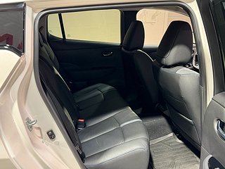 Halvkombi Nissan Leaf 16 av 24