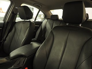 Sedan BMW 320 14 av 19