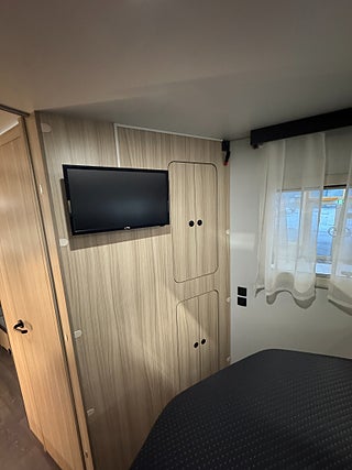 Husbil-halvintegrerad Sun Living S72DC AUT Queen! Clesana & Hydr stödben! 12 av 22