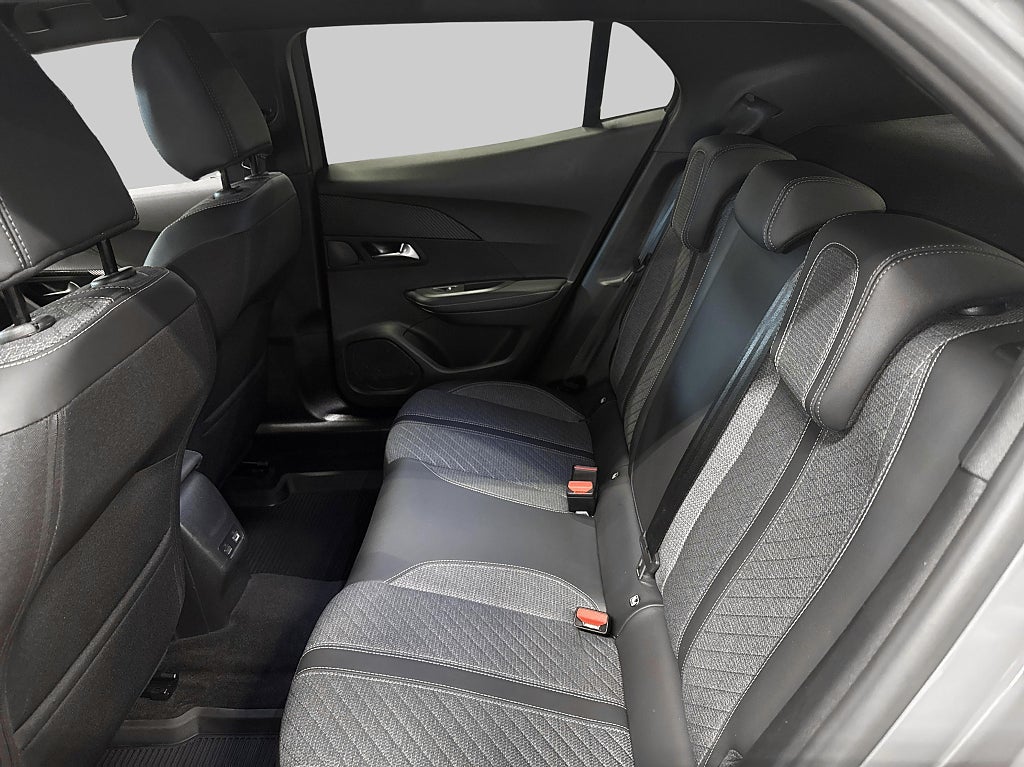 Peugeot 2008 1.2 PureTech 130HK Manuell Allure – bild 9