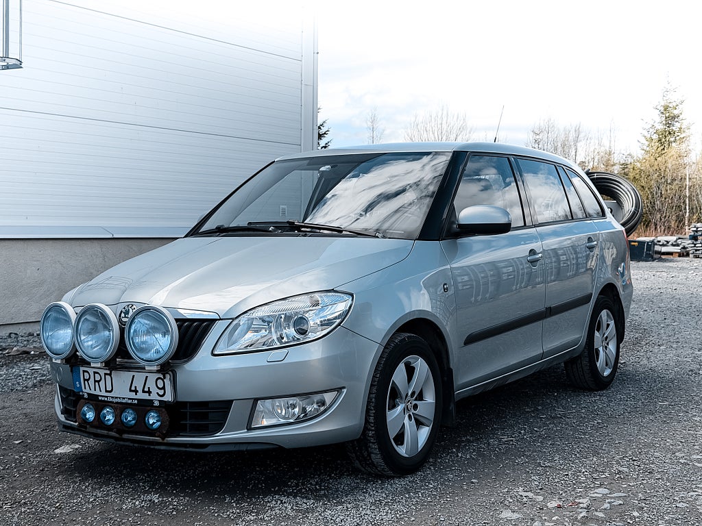 Skoda Fabia Kombi 1.6 TDI Elegance | ny stor service | besiktad 
