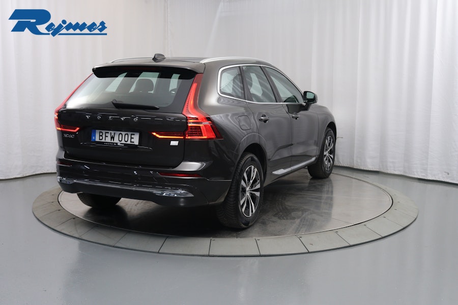 Volvo XC60 2023, photo 4/56