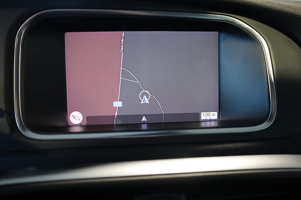 Volvo V40 T3 Momentum Värmare Navi PDC Blåtand 2018