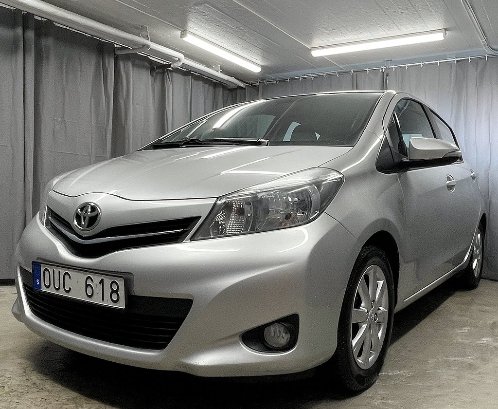 Toyota Yaris 5-dörrar 1.0 VVT-i KAMERA/NYSERVAD/360kr skatt