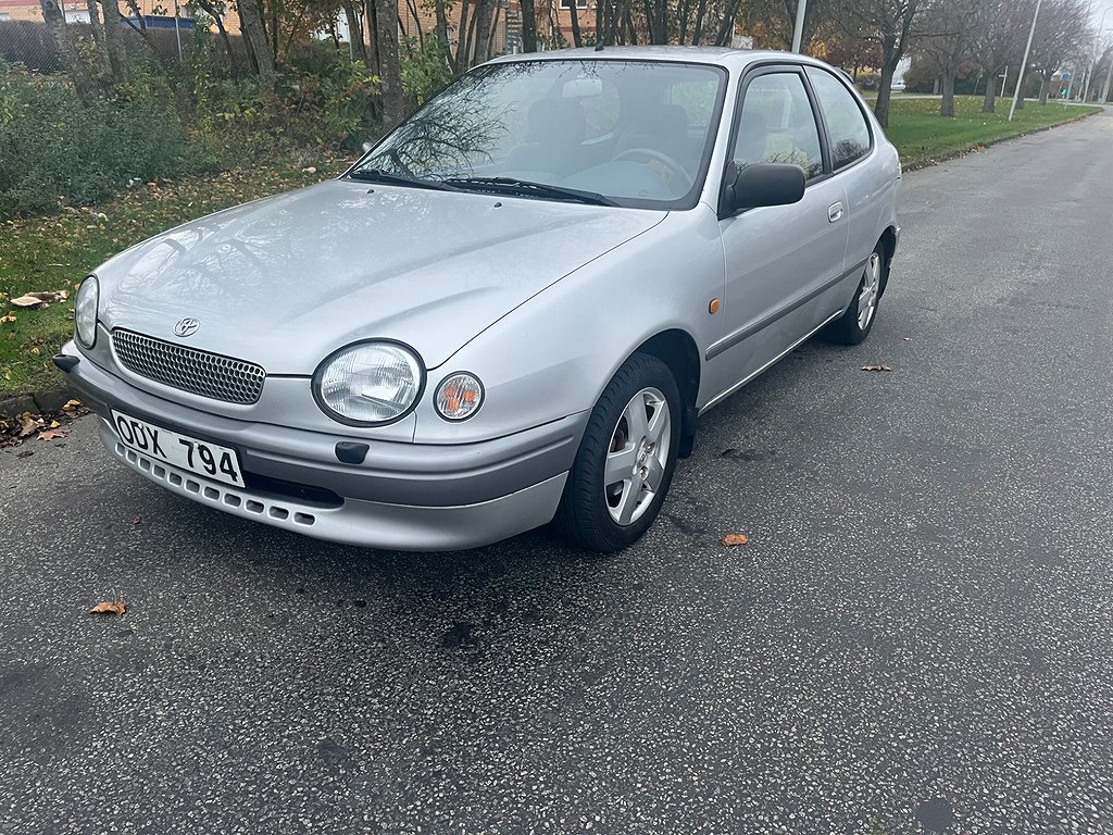 Toyota Corolla 3-dörrars Halvkombi 1.3. Låga Mil,1 Ägare