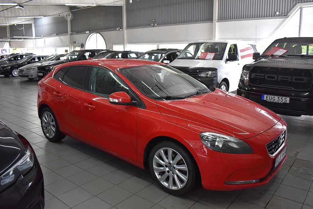 Volvo V40 T3 Manuell, 150hk Kinetic