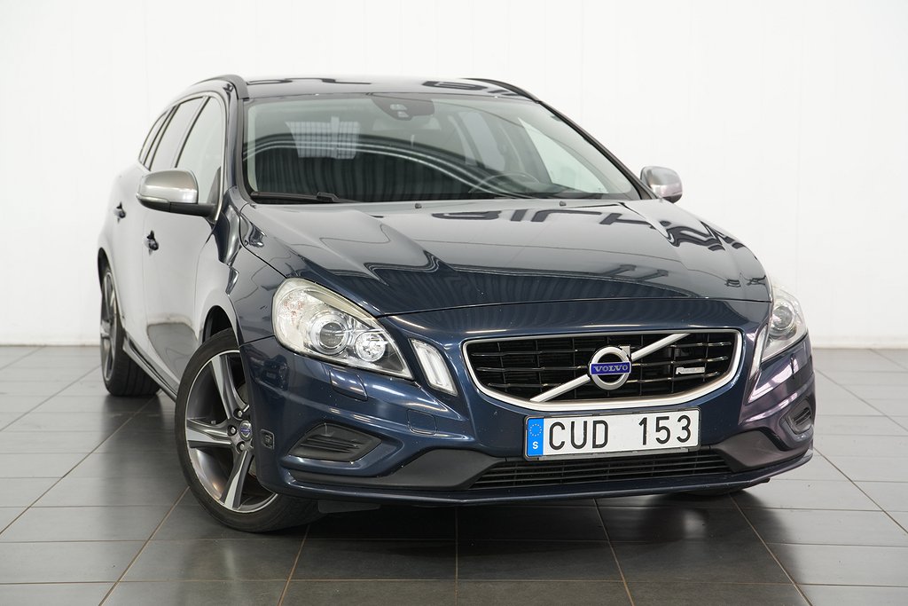 Volvo V60 T4 Momentum R-Design Drag Navi