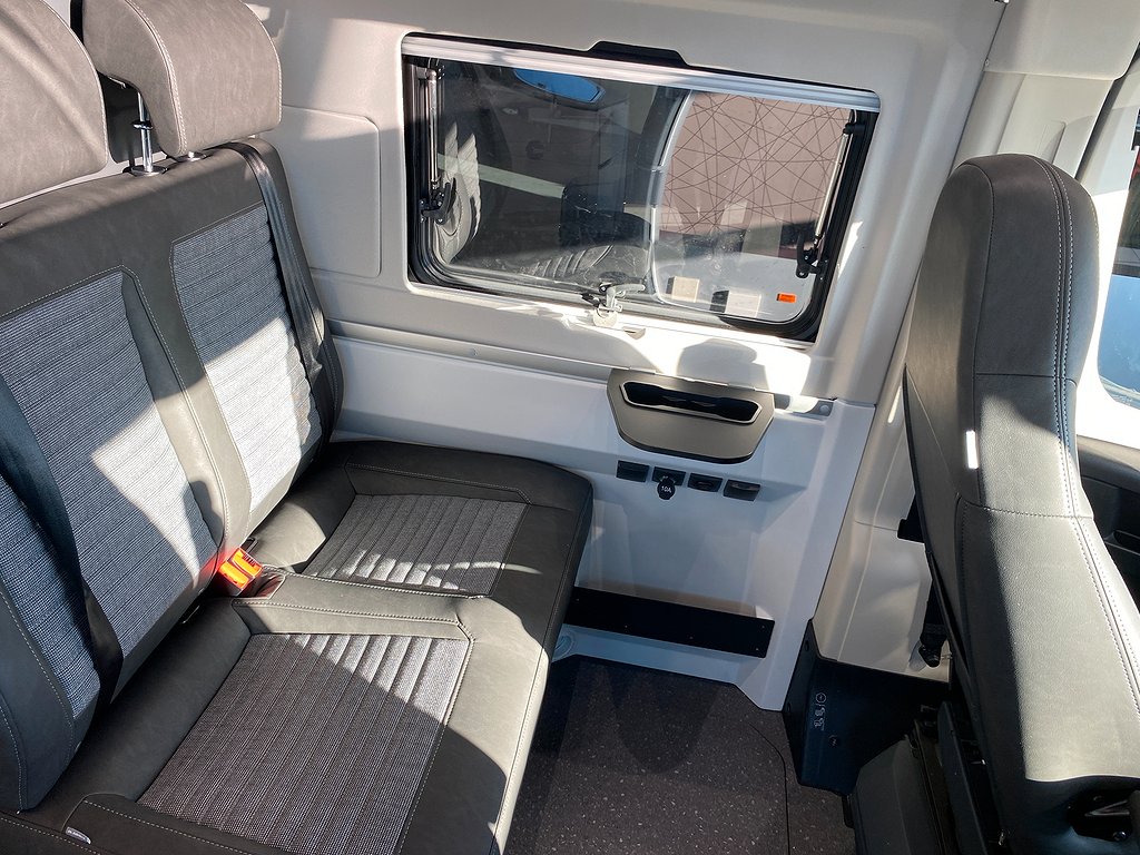Adria Twin 600 SPB / Under 6 m / Automat / Dieselvärmare / - Adria