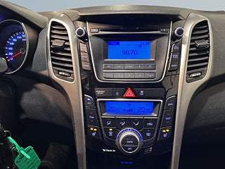 Hyundai i30 Kombi 1.6 CRDi Comfort Drag Rattvärme MoK S/V-hjul – bild 15