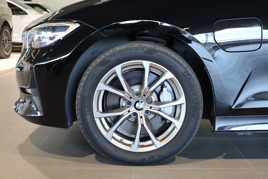 BMW 330e Sedan Steptronic Sport line H&K Navi Läder CarPlay
