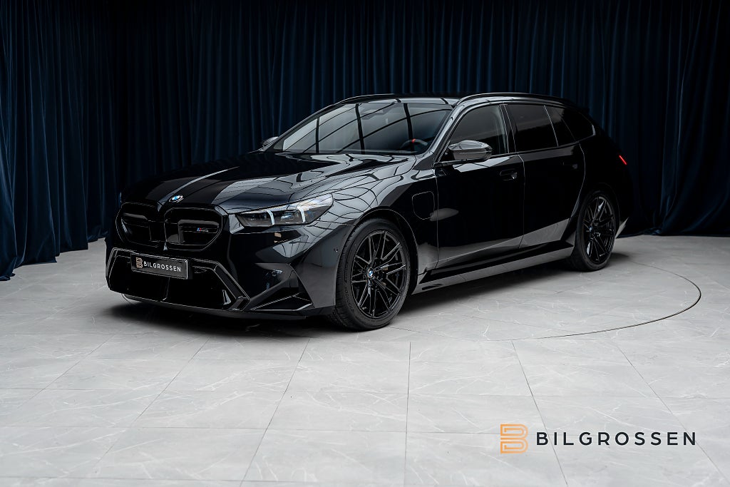 BMW M5 Touring 727hk Ultimate 3.99% Kolfiber B&W Keramiska  MOMS