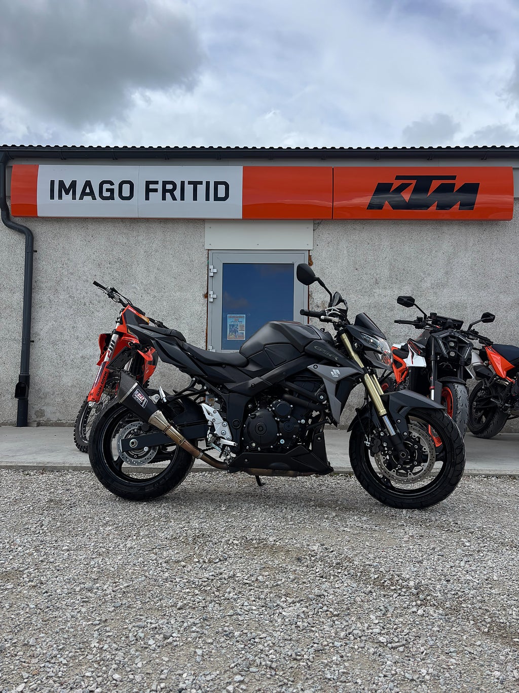 Suzuki Cycles GSR750A B-King 0.75