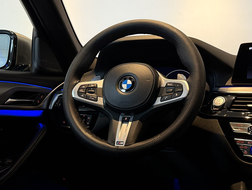 BMW M550D xDrive Sedan 400HK TAKLUCKA LASER HUD H/K 360° SE SPEC