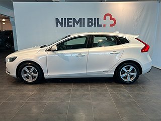 Volvo V40 D3 Momentum SoV/Dragkrok/P-sensorer/Nyservad/BT