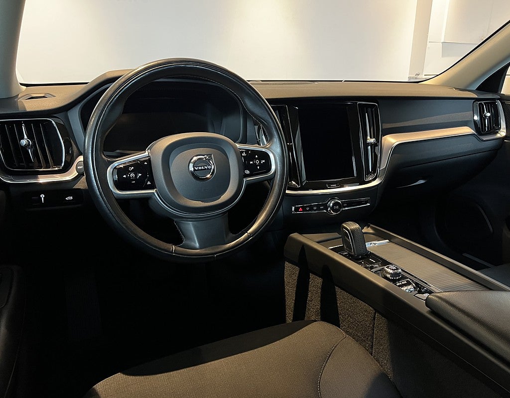 Volvo V60 Cross Country B4 AWD Geartronic Advanced SE DRAG B-KAMERA CARPLAY H&K