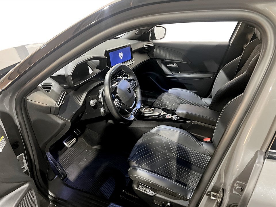 Bild på Peugeot 2008 GT 1.2 PT 130hk Aut - B-KAMERA, ELSTOL