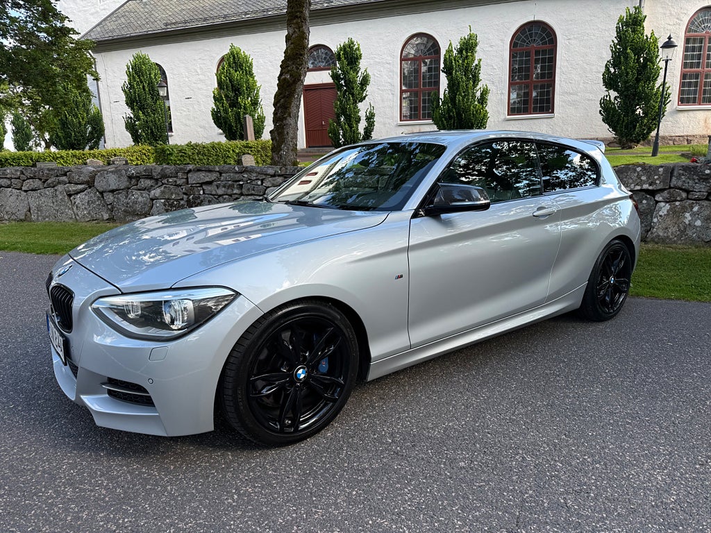 BMW M135i 3-dörrars / 420hk / LSD-diff / sportavgassystem