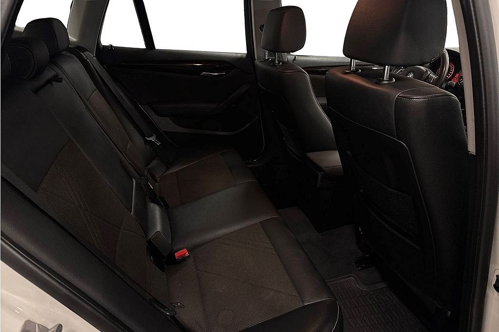 BMW X1 xDrive18d, Aut, X-Line 4wd, p-sensor, rattvärme