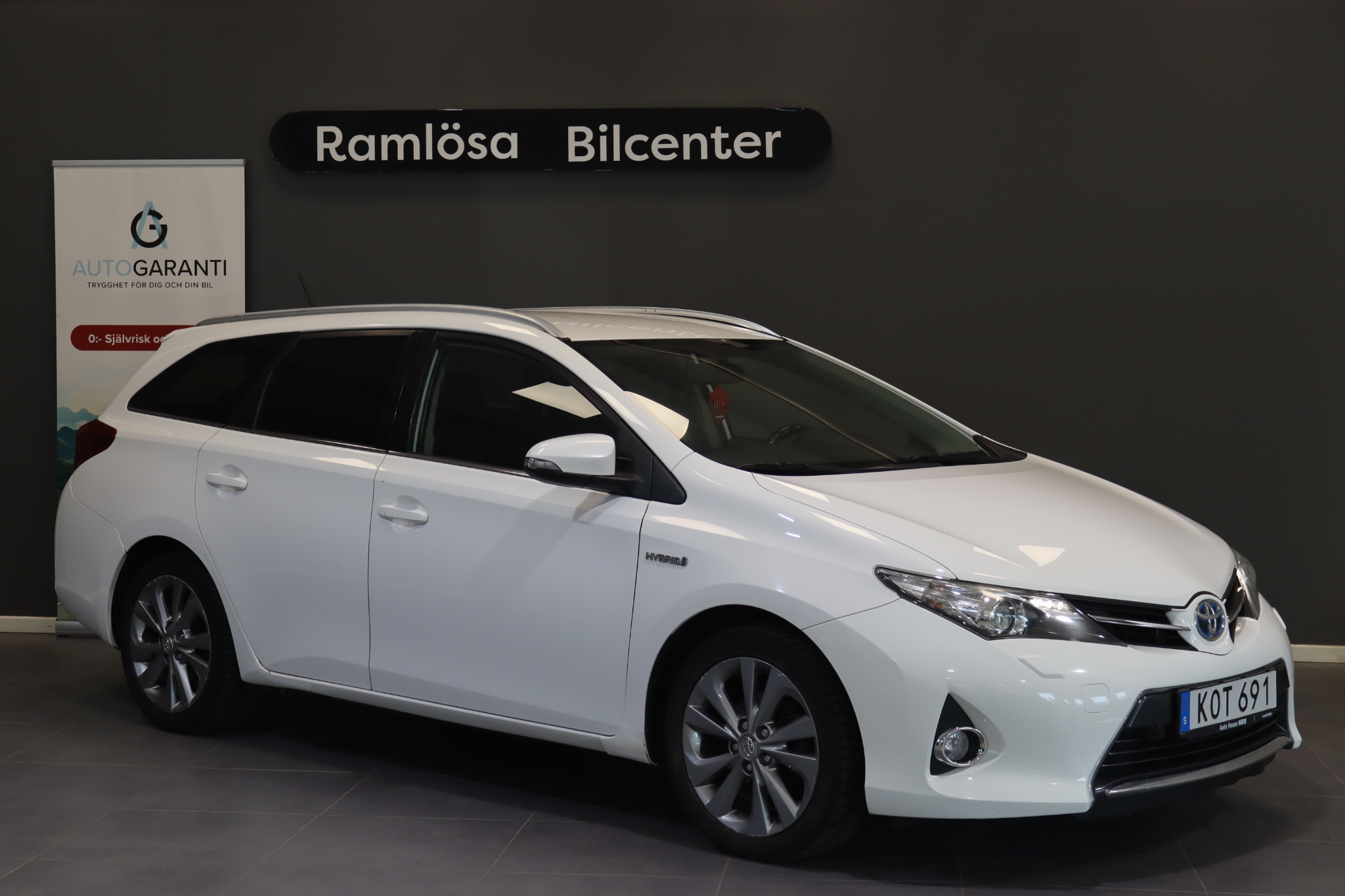 Toyota Auris 2014, photo 4/55