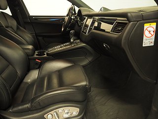 SUV Porsche Macan 8 av 25