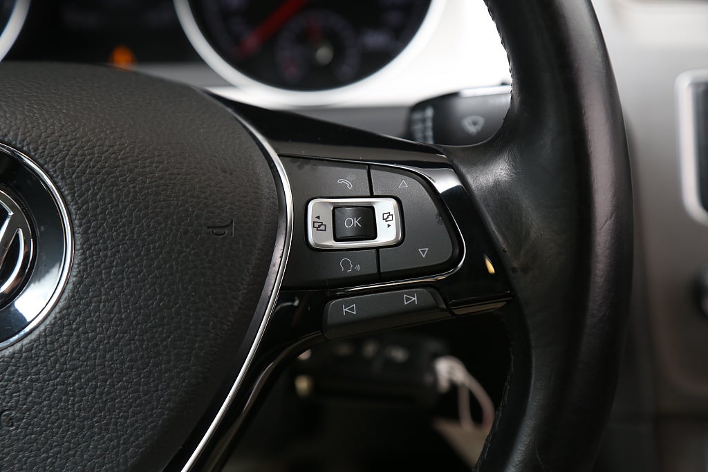 Volkswagen Golf 1,2 TSI 110hk 5-dörrar CarPlay P-sensor 2016