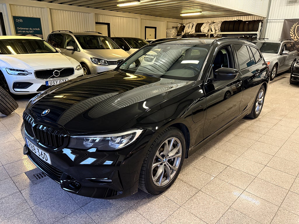 BMW 330e Touring Steptronic 292hk Sport line 1 ägare Navi