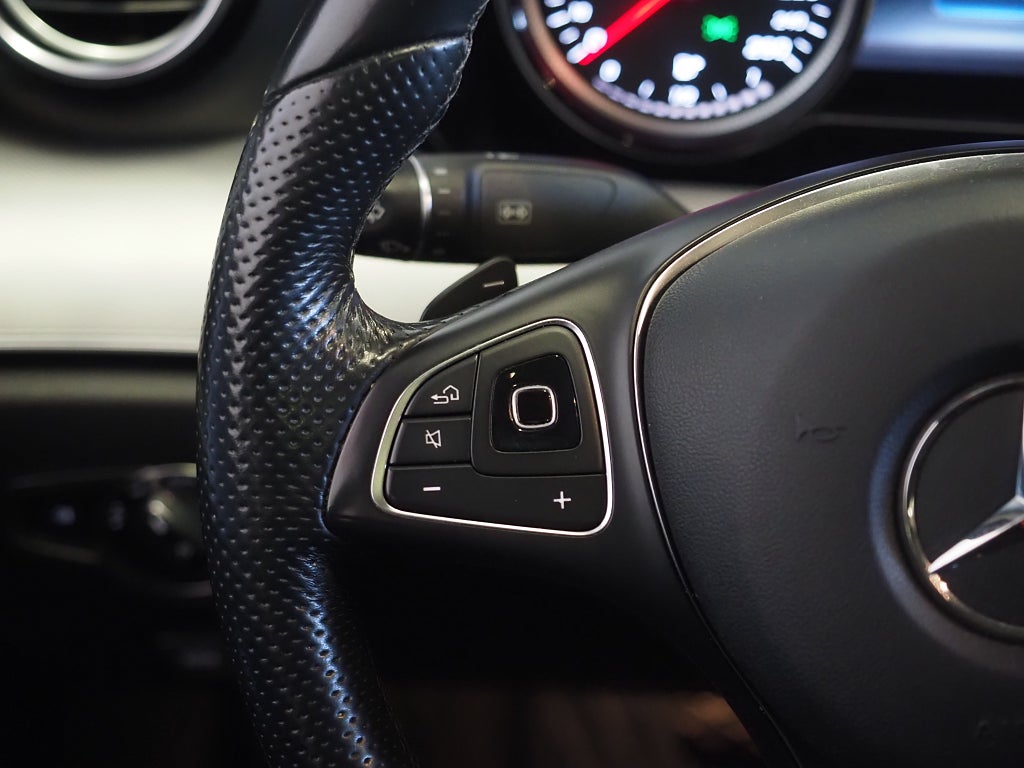 Mercedes-Benz E 220 d 9G-Tronic Avantgarde | Pano | Kamera | Drag | Nav