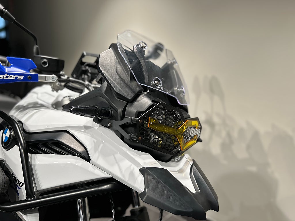 BMW F800GS / Serviceavtal / Toppbox / Chassi-sänkt / Barkbusters