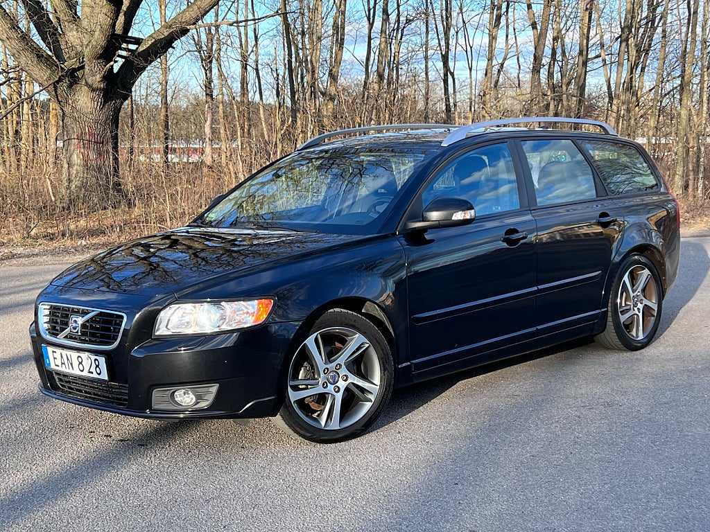 Volvo V50 D2 Momentum Classic Euro 5 Drag // Ny Servad 