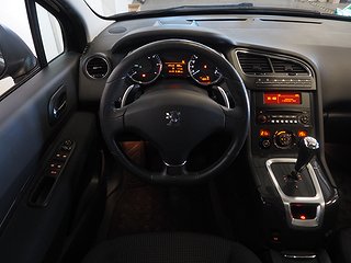 Minibuss Peugeot 5008 14 av 20