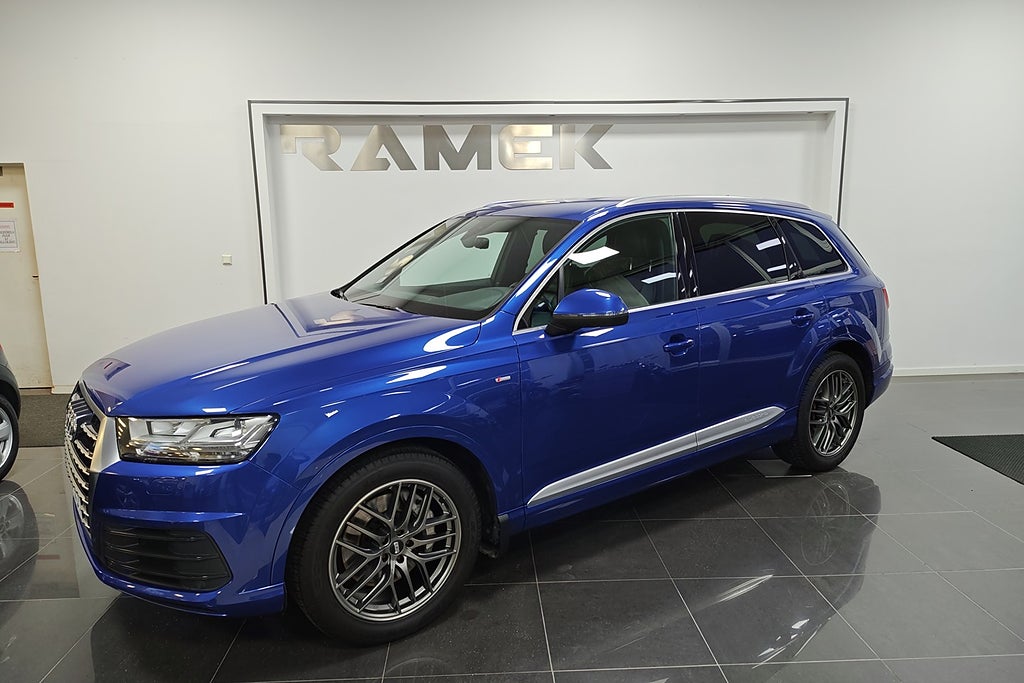 Audi Q7 3.0 TDI V6 quattro S Line, 7-sits Värmare Kamera m.m.