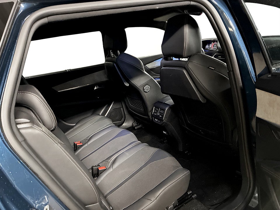 Bild på Peugeot 5008 GT 1.2 PT 130hk Aut 7-SITS B-KAMERA CARPLAY