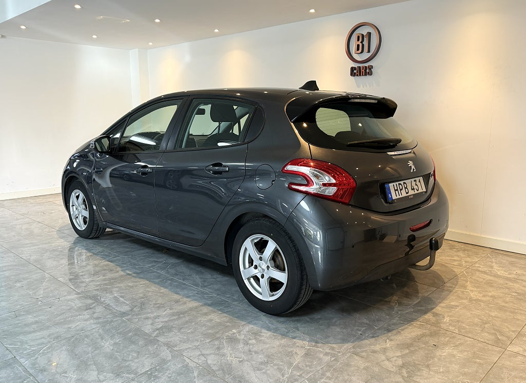 Peugeot 208 1.2 VTI EGS 82hk AUTOMAT LÅGMIL NYBES NYSERVAD DRAGKROK